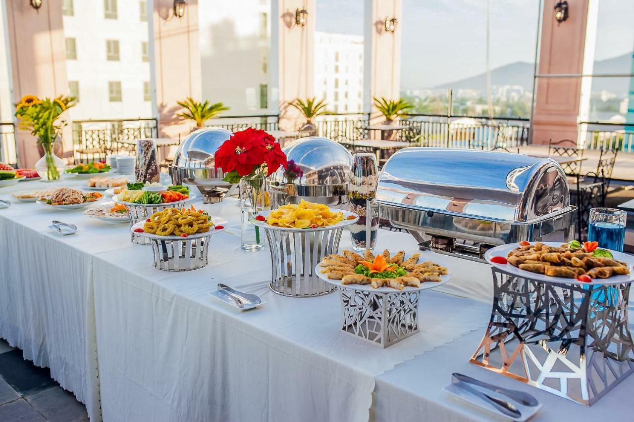 Ngoc Lan Hotel Дананг Экстерьер фото